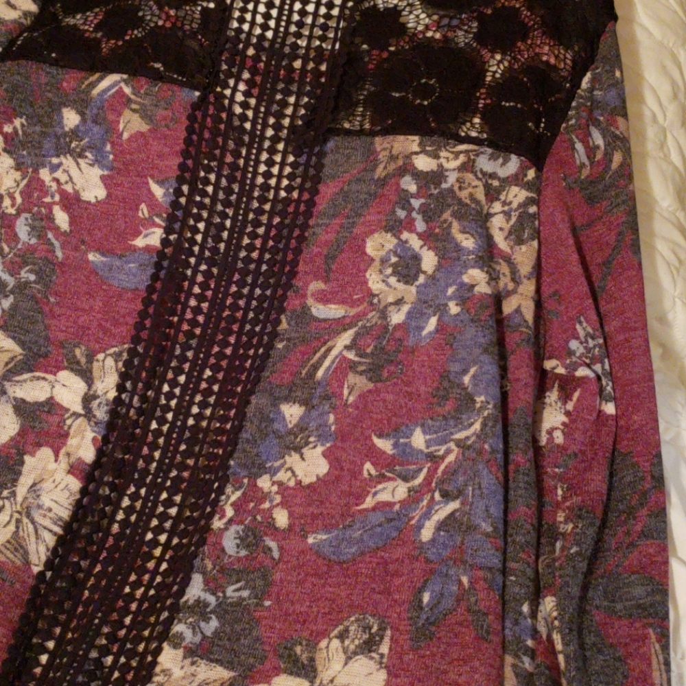 Ladies sweater - Picture 2 of 4